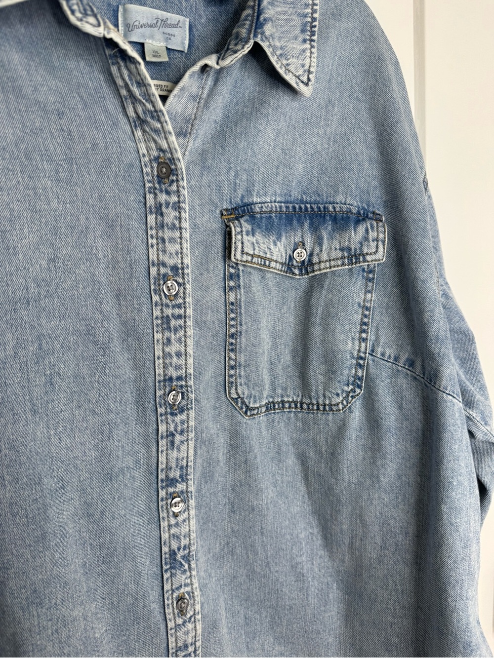Universal Threads Denim Oversized Shirt/Shacket - Picture 3 of 6